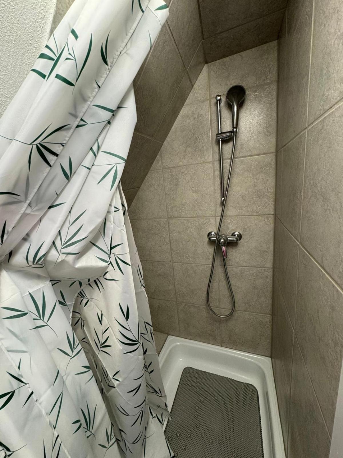 Haus Zum Ruetli Apartamento Chur Quarto foto